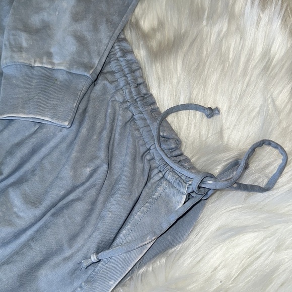 PINK Victoria’s Secret Blue Logo Campus Ruched Side Long Sleeve Tee - Picture 3 of 6